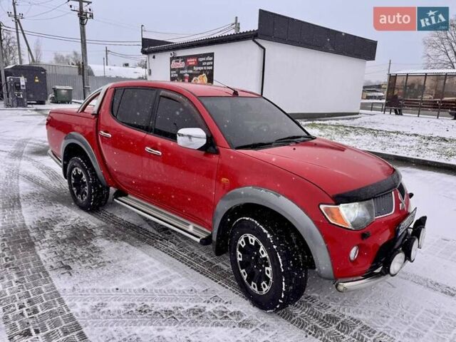 Червоний Міцубісі Л 200, об'ємом двигуна 2.5 л та пробігом 307 тис. км за 13200 $, фото 1 на Automoto.ua