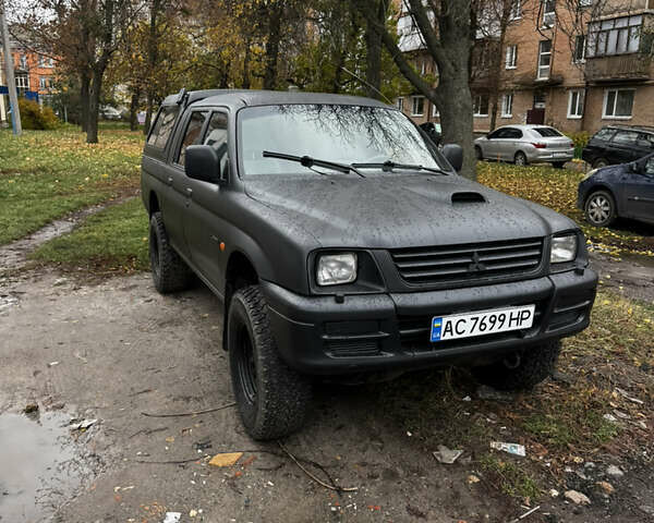 Сірий Міцубісі Л 200, об'ємом двигуна 2.5 л та пробігом 600 тис. км за 6500 $, фото 1 на Automoto.ua