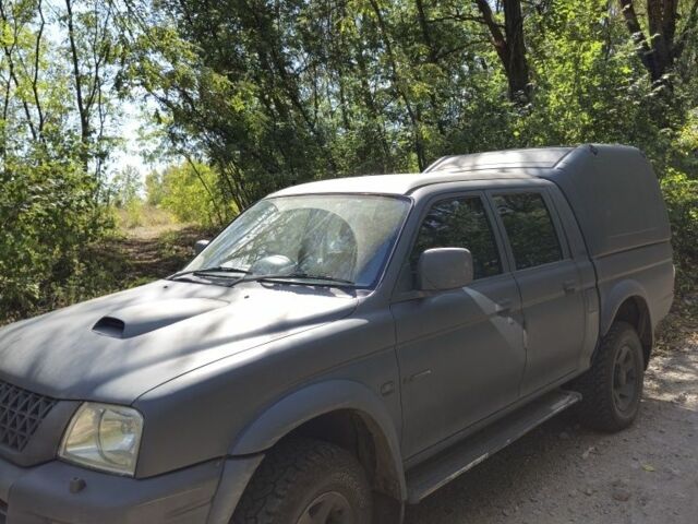 Серый Мицубиси Л 200, объемом двигателя 0 л и пробегом 277 тыс. км за 5339 $, фото 1 на Automoto.ua