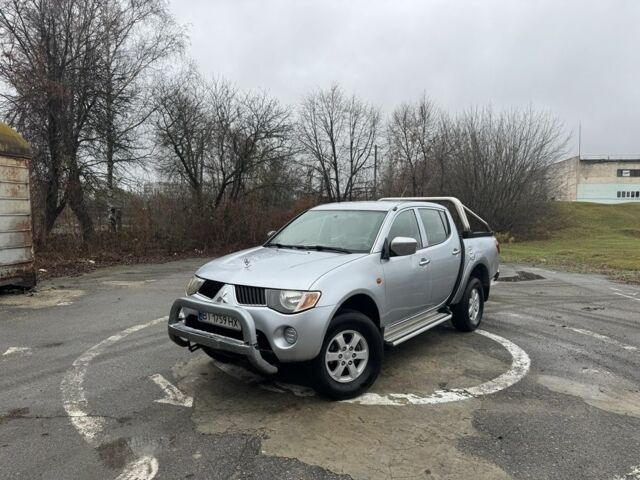 Сірий Міцубісі Л 200, об'ємом двигуна 2.5 л та пробігом 194 тис. км за 11500 $, фото 1 на Automoto.ua