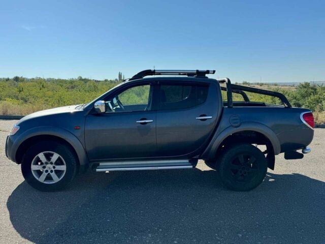 Сірий Міцубісі Л 200, об'ємом двигуна 2.5 л та пробігом 282 тис. км за 6300 $, фото 1 на Automoto.ua