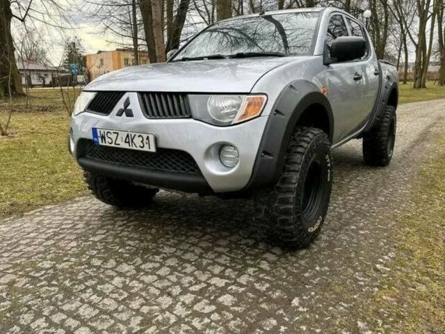 Серый Мицубиси Л 200, объемом двигателя 0 л и пробегом 311 тыс. км за 3100 $, фото 1 на Automoto.ua