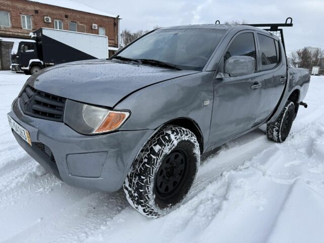 Сірий Міцубісі Л 200, об'ємом двигуна 2.5 л та пробігом 245 тис. км за 6500 $, фото 1 на Automoto.ua