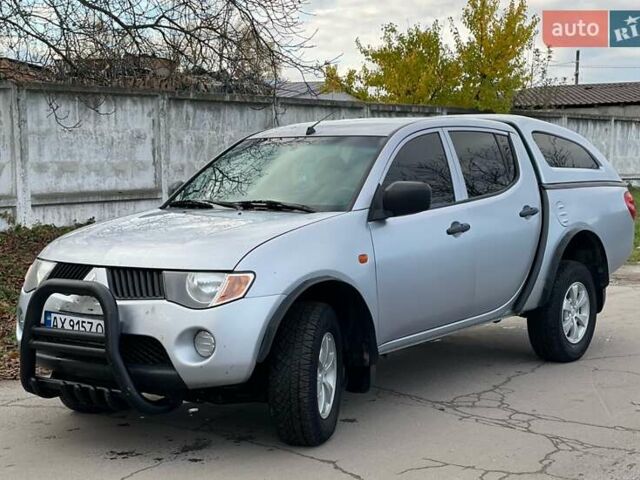 Міцубісі Л 200 2008 у Житомирі на Automoto.ua Сірий Міцубісі Л 200, об'ємом двигуна 2.48 л та пробігом 268 тис. км за 11300 $, фото 1 на Automoto.ua