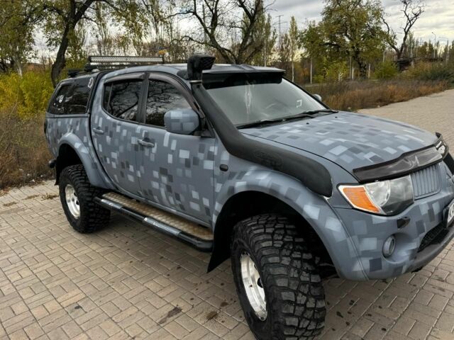 Мицубиси Л 200 2008 в Славянске на Automoto.ua Серый Мицубиси Л 200, объемом двигателя 2.5 л и пробегом 222 тыс. км за 16410 $, фото 1 на Automoto.ua