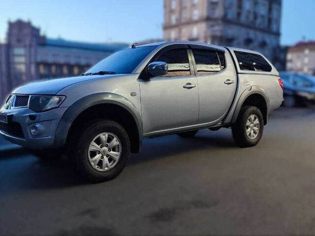 Сірий Міцубісі Л 200, об'ємом двигуна 2.5 л та пробігом 187 тис. км за 14077 $, фото 1 на Automoto.ua