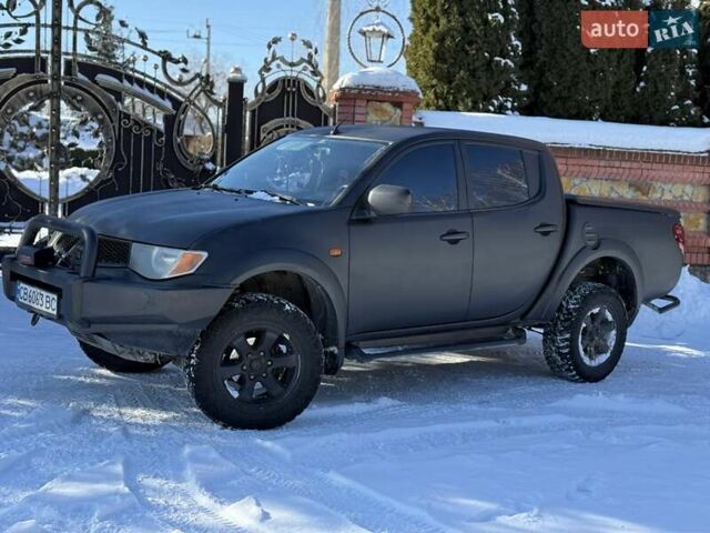 Сірий Міцубісі Л 200, об'ємом двигуна 2.5 л та пробігом 234 тис. км за 13900 $, фото 1 на Automoto.ua