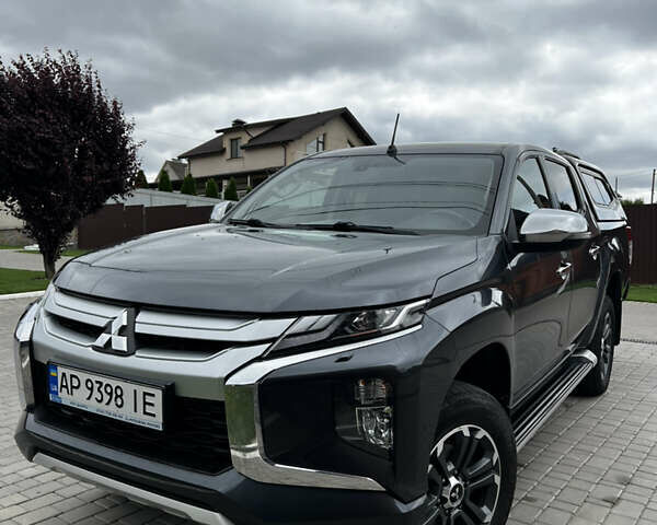 Сірий Міцубісі Л 200, об'ємом двигуна 2.44 л та пробігом 157 тис. км за 30300 $, фото 1 на Automoto.ua