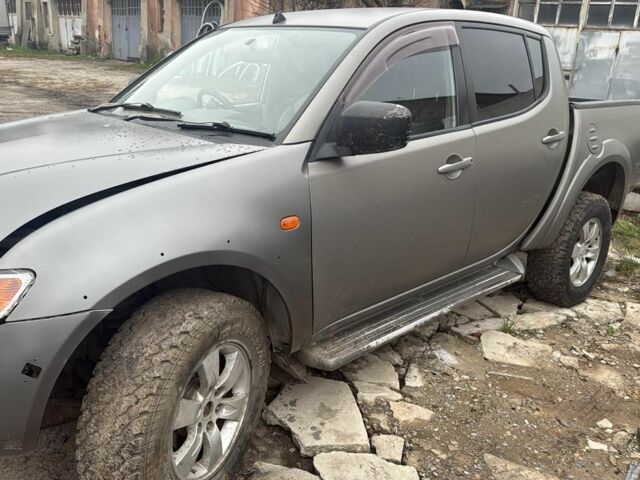 Сірий Міцубісі Л 200, об'ємом двигуна 2.5 л та пробігом 200 тис. км за 4800 $, фото 1 на Automoto.ua