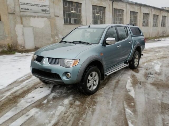 Синий Мицубиси Л 200, объемом двигателя 2.5 л и пробегом 260 тыс. км за 3800 $, фото 1 на Automoto.ua