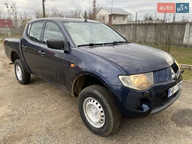 Синий Мицубиси Л 200, объемом двигателя 2.5 л и пробегом 291 тыс. км за 8200 $, фото 1 на Automoto.ua