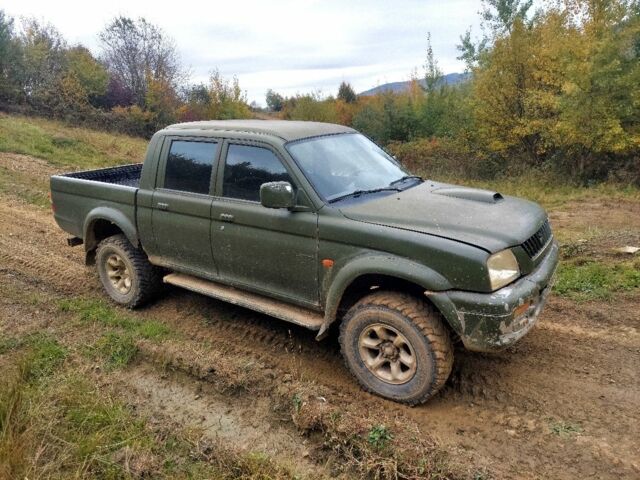 Зелений Міцубісі Л 200, об'ємом двигуна 0 л та пробігом 100 тис. км за 4200 $, фото 1 на Automoto.ua