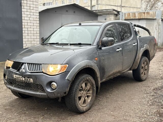 Зеленый Мицубиси Л 200, объемом двигателя 0 л и пробегом 200 тыс. км за 4500 $, фото 1 на Automoto.ua