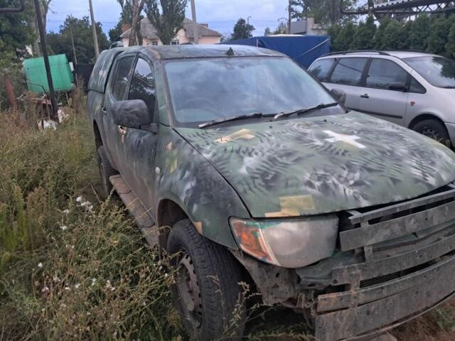 Зелений Міцубісі Л 200, об'ємом двигуна 0 л та пробігом 300 тис. км за 5000 $, фото 1 на Automoto.ua