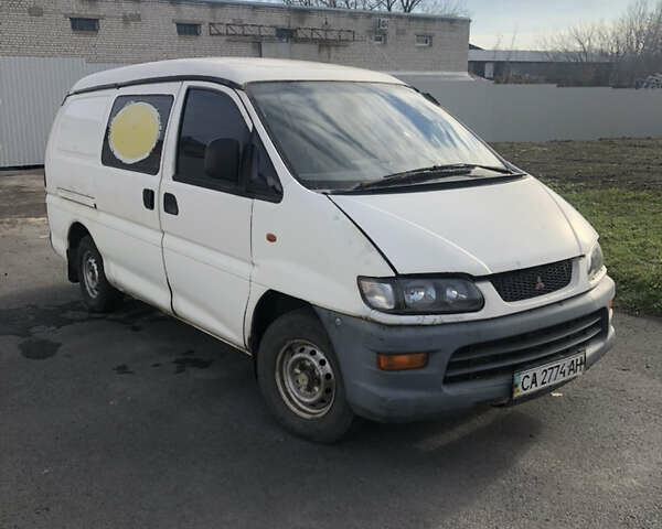 Мицубиси Л 400, объемом двигателя 2.5 л и пробегом 400 тыс. км за 1000 $, фото 1 на Automoto.ua