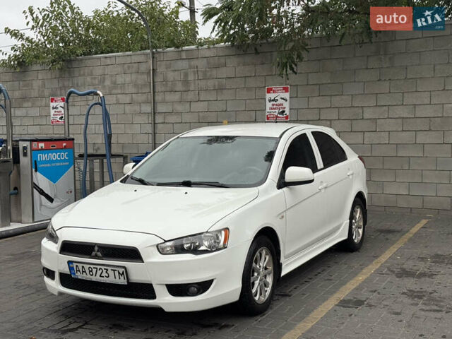 Белый Мицубиси Лансер, объемом двигателя 1.8 л и пробегом 151 тыс. км за 7850 $, фото 1 на Automoto.ua