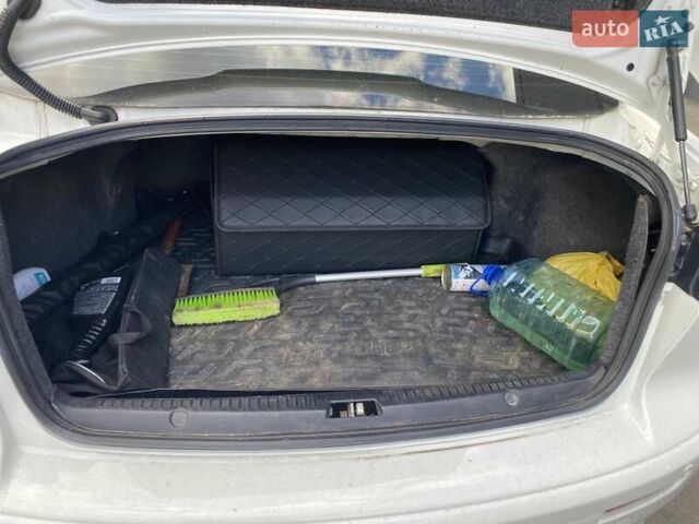 Белый Мицубиси Лансер, объемом двигателя 2 л и пробегом 190 тыс. км за 6400 $, фото 1 на Automoto.ua