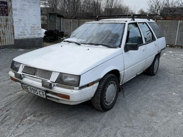 Белый Мицубиси Лансер, объемом двигателя 0 л и пробегом 250 тыс. км за 550 $, фото 1 на Automoto.ua