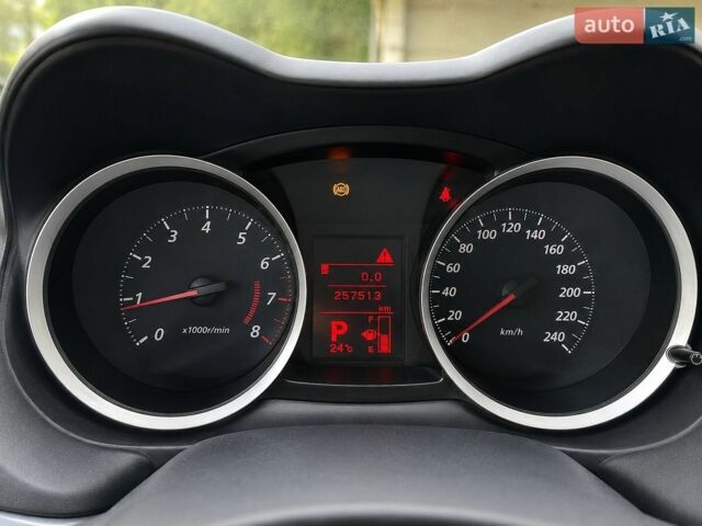 Белый Мицубиси Лансер, объемом двигателя 1.5 л и пробегом 257 тыс. км за 6500 $, фото 1 на Automoto.ua