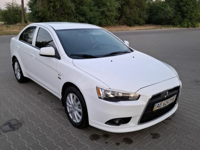 Белый Мицубиси Лансер, объемом двигателя 1.6 л и пробегом 260 тыс. км за 6500 $, фото 1 на Automoto.ua