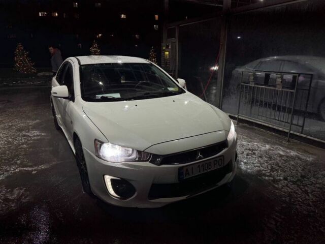 Білий Міцубісі Lancer, об'ємом двигуна 2 л та пробігом 180 тис. км за 8200 $, фото 1 на Automoto.ua