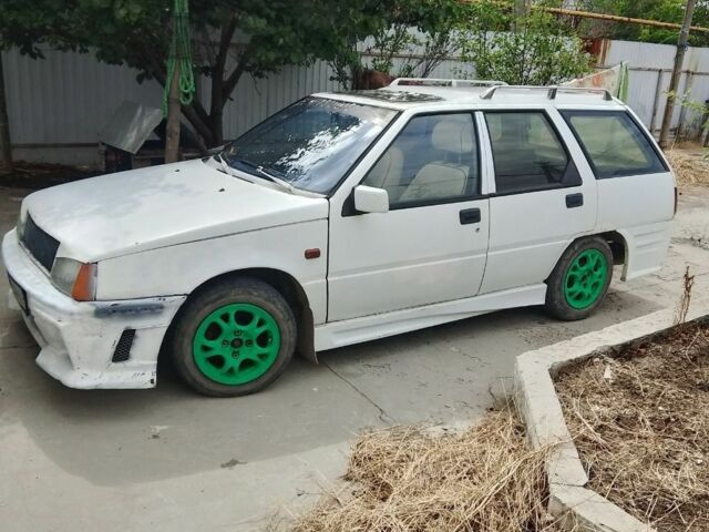 Білий Міцубісі Lancer, об'ємом двигуна 1.5 л та пробігом 280 тис. км за 601 $, фото 1 на Automoto.ua