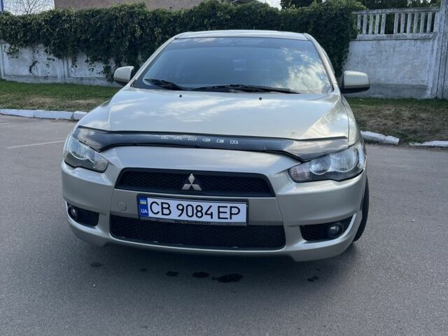 Бежевий Міцубісі Lancer, об'ємом двигуна 2 л та пробігом 300 тис. км за 5400 $, фото 1 на Automoto.ua