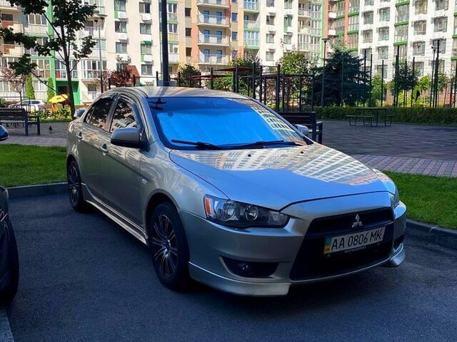 Бежевый Мицубиси Лансер, объемом двигателя 2 л и пробегом 270 тыс. км за 6800 $, фото 1 на Automoto.ua