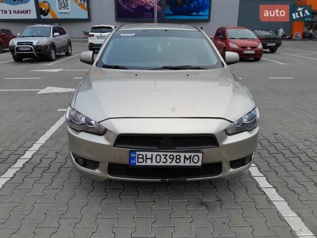 Бежевый Мицубиси Лансер, объемом двигателя 1.5 л и пробегом 310 тыс. км за 5300 $, фото 1 на Automoto.ua