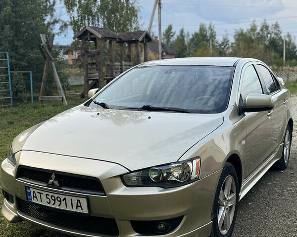 Бежевый Мицубиси Лансер, объемом двигателя 2 л и пробегом 240 тыс. км за 6500 $, фото 1 на Automoto.ua