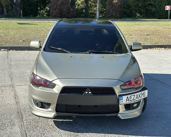 Бежевий Міцубісі Lancer, об'ємом двигуна 1.5 л та пробігом 250 тис. км за 5100 $, фото 1 на Automoto.ua