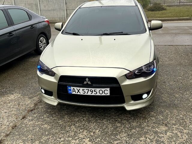Бежевый Мицубиси Лансер, объемом двигателя 1.5 л и пробегом 0 тыс. км за 5700 $, фото 1 на Automoto.ua