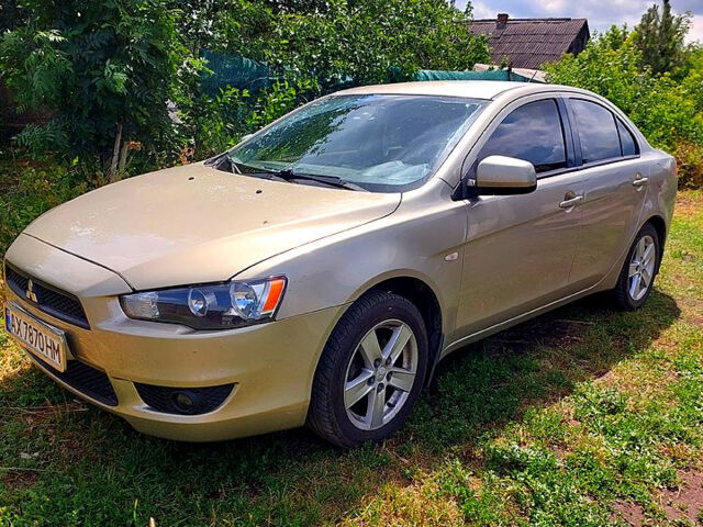 Бежевый Мицубиси Лансер, объемом двигателя 1.5 л и пробегом 288 тыс. км за 6500 $, фото 1 на Automoto.ua