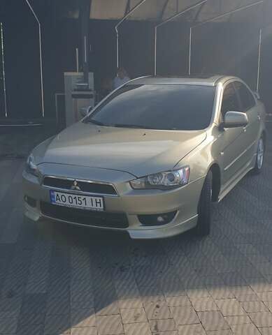 Бежевый Мицубиси Лансер, объемом двигателя 2 л и пробегом 280 тыс. км за 7600 $, фото 1 на Automoto.ua