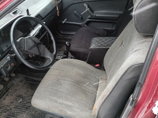 Красный Мицубиси Лансер, объемом двигателя 1.3 л и пробегом 120 тыс. км за 831 $, фото 1 на Automoto.ua