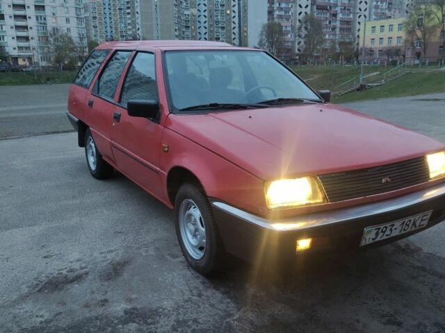 Красный Мицубиси Лансер, объемом двигателя 1.5 л и пробегом 243 тыс. км за 1300 $, фото 1 на Automoto.ua