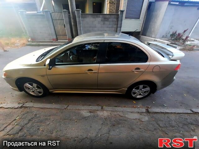 Мицубиси Лансер, объемом двигателя 2 л и пробегом 208 тыс. км за 7000 $, фото 1 на Automoto.ua