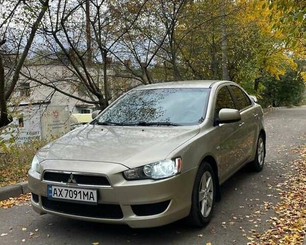 Желтый Мицубиси Лансер, объемом двигателя 1.5 л и пробегом 221 тыс. км за 5300 $, фото 1 на Automoto.ua