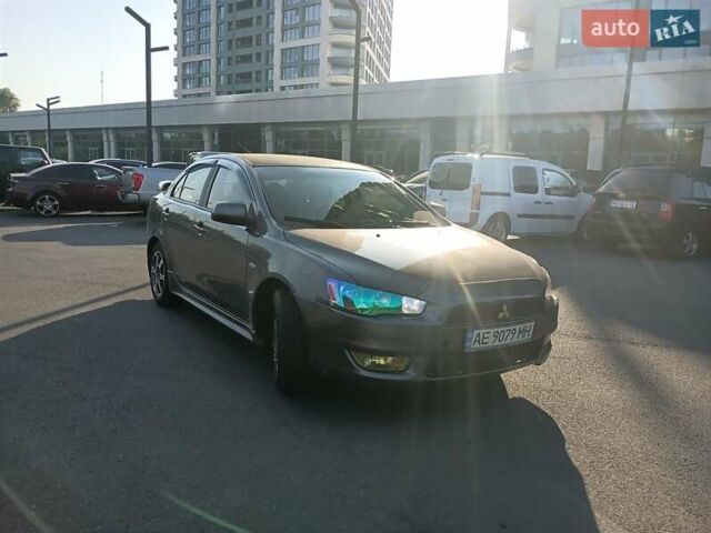 Сірий Міцубісі Lancer, об'ємом двигуна 2 л та пробігом 300 тис. км за 5500 $, фото 1 на Automoto.ua