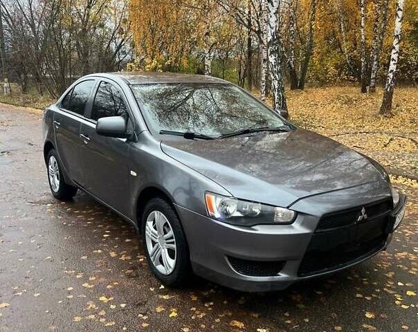 Мицубиси Лансер 2011 в Чернигове на Automoto.ua Серый Мицубиси Лансер, объемом двигателя 1.5 л и пробегом 300 тыс. км за 5300 $, фото 1 на Automoto.ua