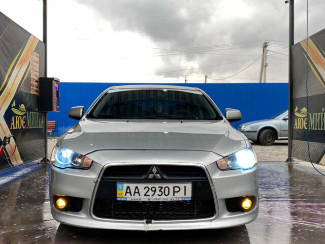 Сірий Міцубісі Lancer, об'ємом двигуна 1.6 л та пробігом 240 тис. км за 6000 $, фото 1 на Automoto.ua