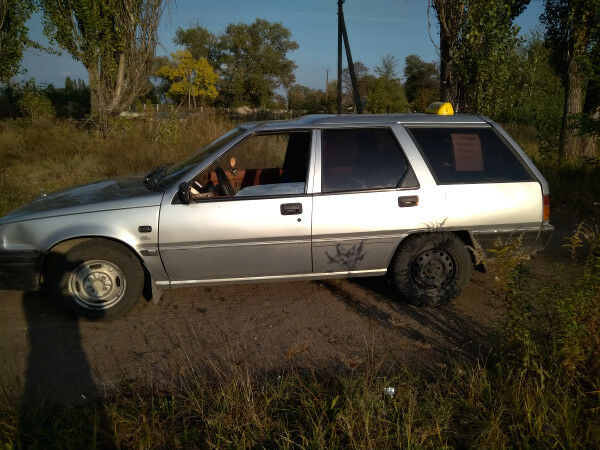 Сірий Міцубісі Lancer, об'ємом двигуна 1.3 л та пробігом 500 тис. км за 1700 $, фото 1 на Automoto.ua