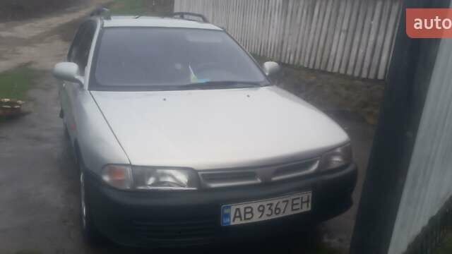 Серый Мицубиси Лансер, объемом двигателя 1.6 л и пробегом 432 тыс. км за 2200 $, фото 1 на Automoto.ua