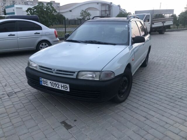 Сірий Міцубісі Lancer, об'ємом двигуна 1.6 л та пробігом 386 тис. км за 1800 $, фото 1 на Automoto.ua