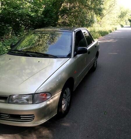 Сірий Міцубісі Lancer, об'ємом двигуна 1.3 л та пробігом 425 тис. км за 2700 $, фото 1 на Automoto.ua