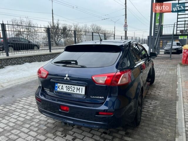 Синий Мицубиси Лансер, объемом двигателя 1.8 л и пробегом 210 тыс. км за 8000 $, фото 1 на Automoto.ua
