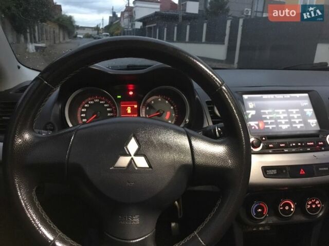 Синий Мицубиси Лансер, объемом двигателя 1.5 л и пробегом 301 тыс. км за 3700 $, фото 1 на Automoto.ua