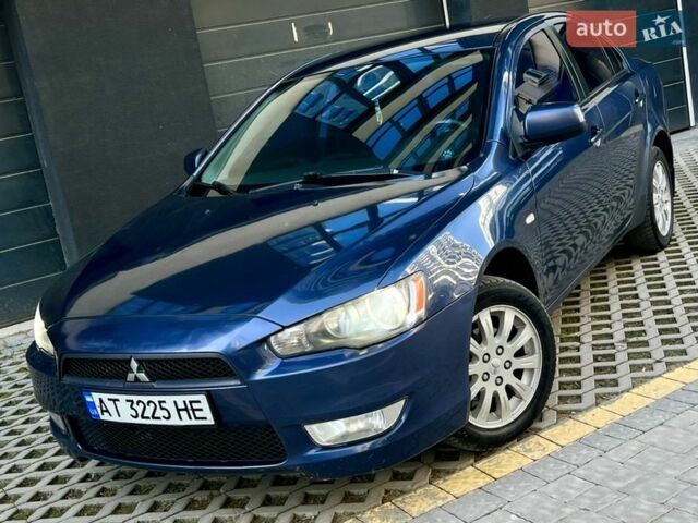 Синий Мицубиси Лансер, объемом двигателя 1.5 л и пробегом 299 тыс. км за 3900 $, фото 1 на Automoto.ua