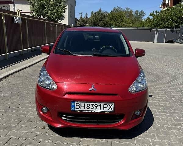 Червоний Міцубісі Міраж, об'ємом двигуна 1.2 л та пробігом 190 тис. км за 6500 $, фото 1 на Automoto.ua