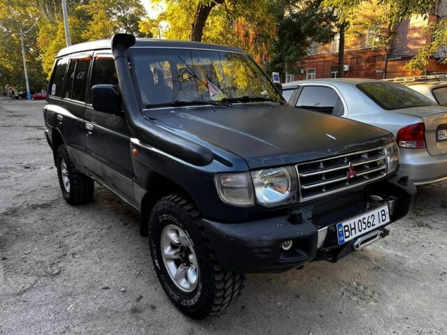 Зеленый Мицубиси Монтеро, объемом двигателя 3 л и пробегом 300 тыс. км за 5999 $, фото 1 на Automoto.ua